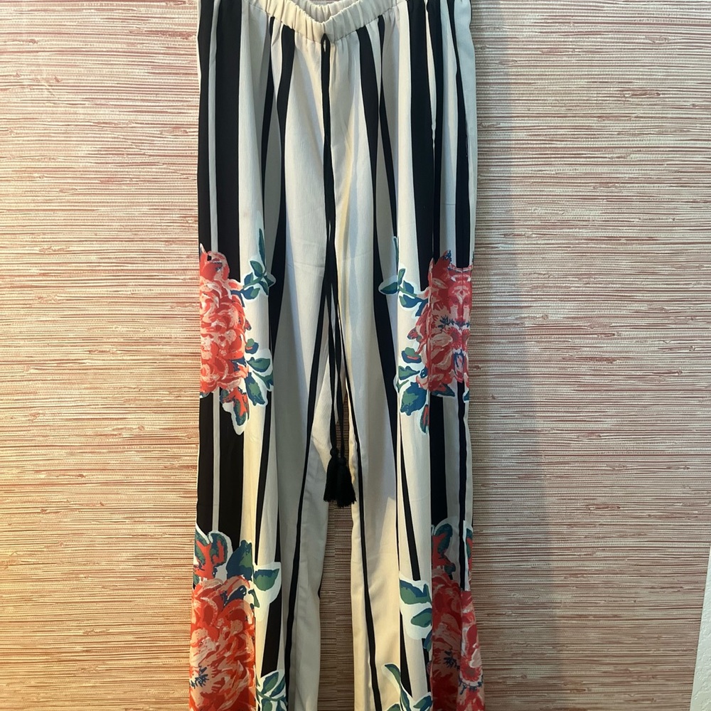 2 piece floral romper size Medium